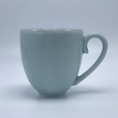 Teetasse, Seladon Porzellan (fenqing), gemalter Eisenrand