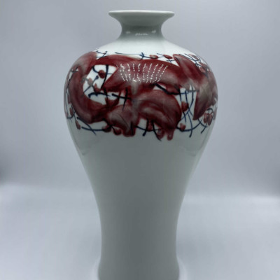 Vase bauchig, Jingdezhen Porzellan, roter Dekor